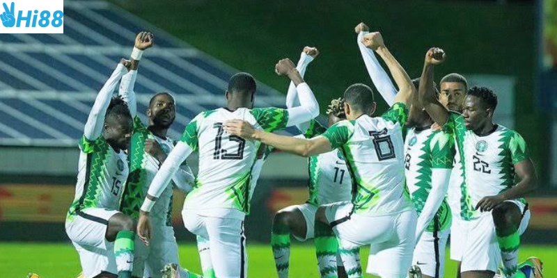 Đánh giá đội bóng và lựa chọn đội hình